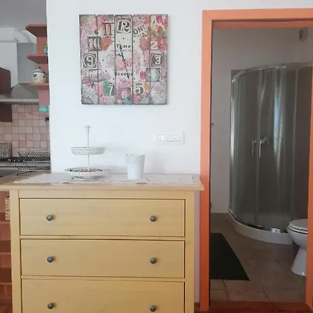 Apartma Cedole Chabby Chick *